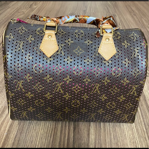 A98- 💯 % authentic Louis Vuitton Boston speedy bag - Picture 2 of 16